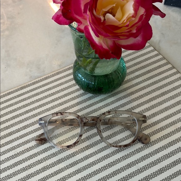 Peepers Grey Chic Tortoiseshell Reader Glasses - Picture 5 of 16